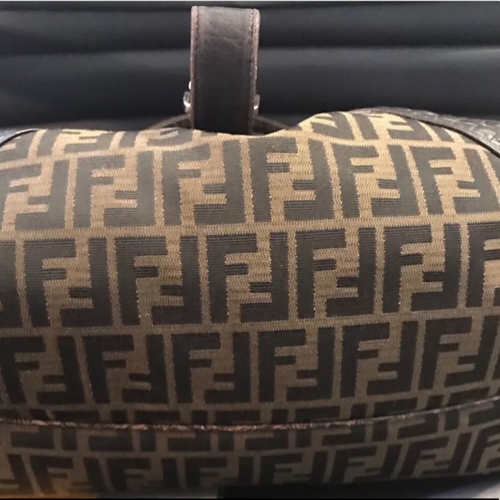 Fendi large bag - Picture 3 of 5